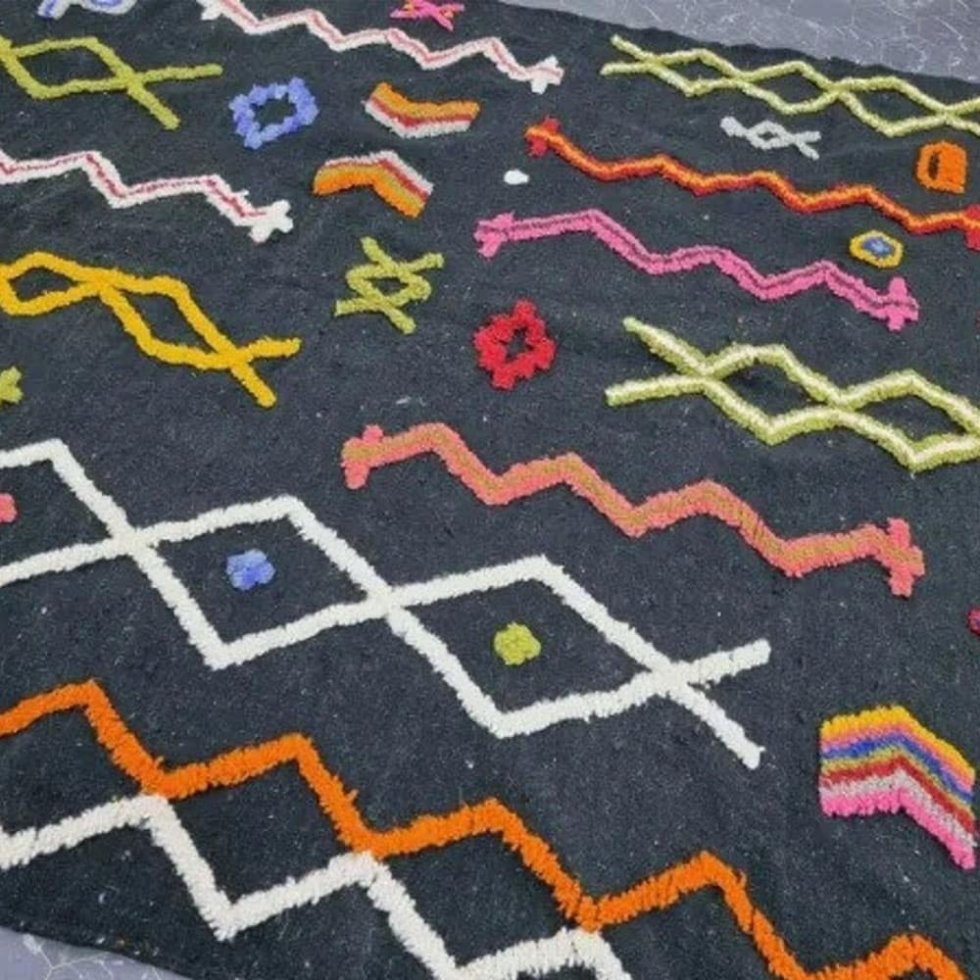 Schwarzer Stammes-Berber-Kelim-Teppich