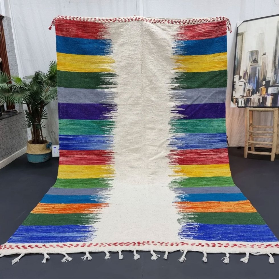 Marokkanischer Kelim-Teppich in leuchtenden Farben