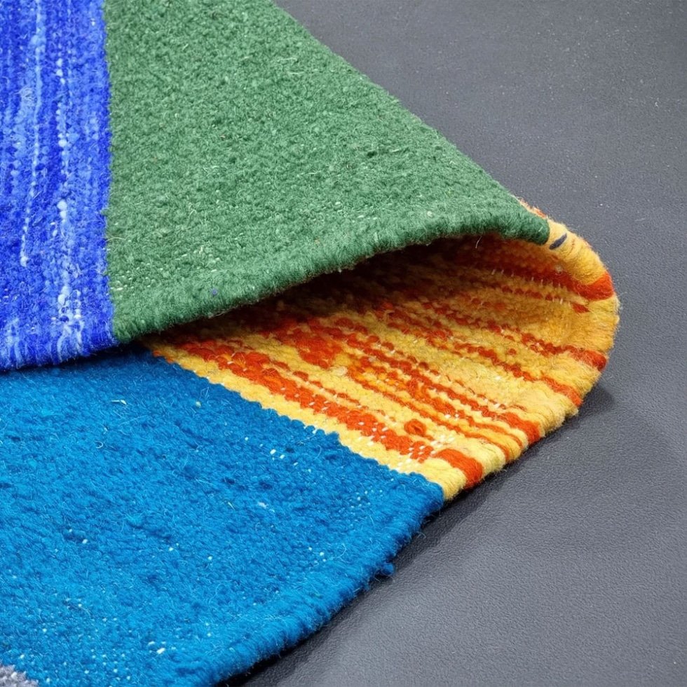 Marokkanischer Kelim-Teppich in leuchtenden Farben