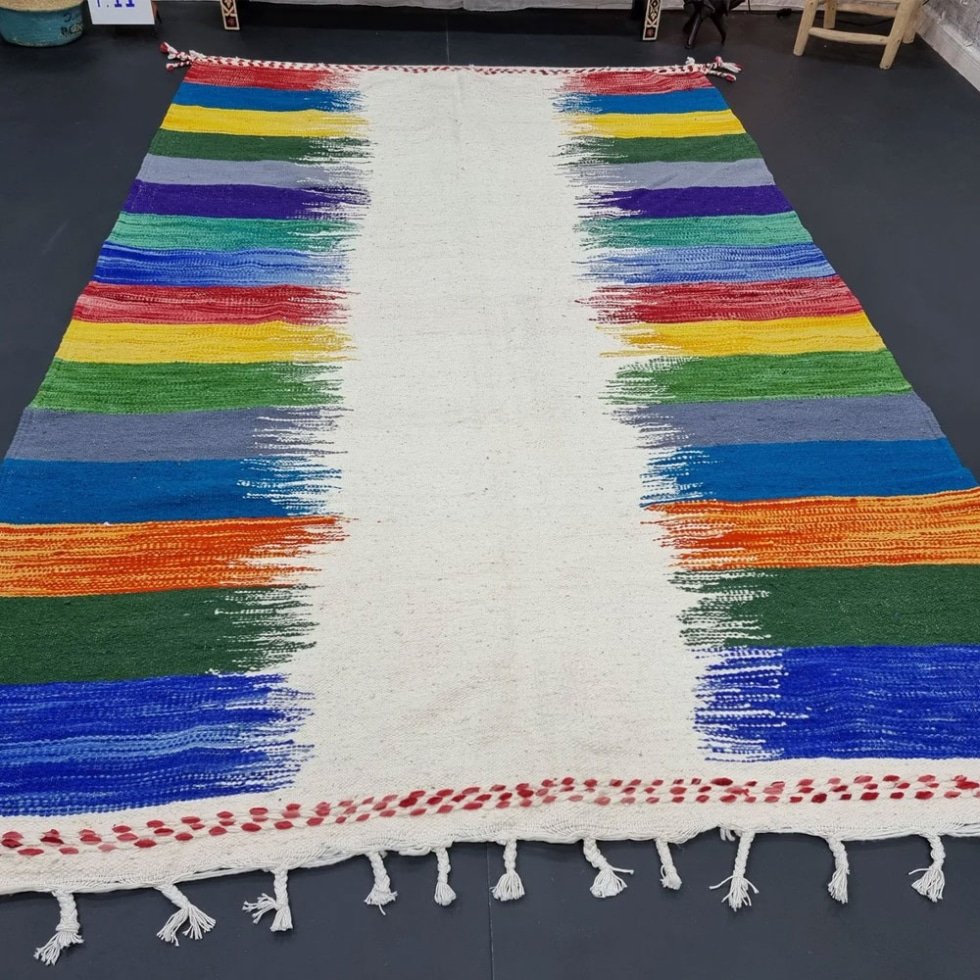 Marokkanischer Kelim-Teppich in leuchtenden Farben