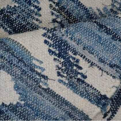 Handgefertigter blauer Kelimteppich mit klassischem Muster