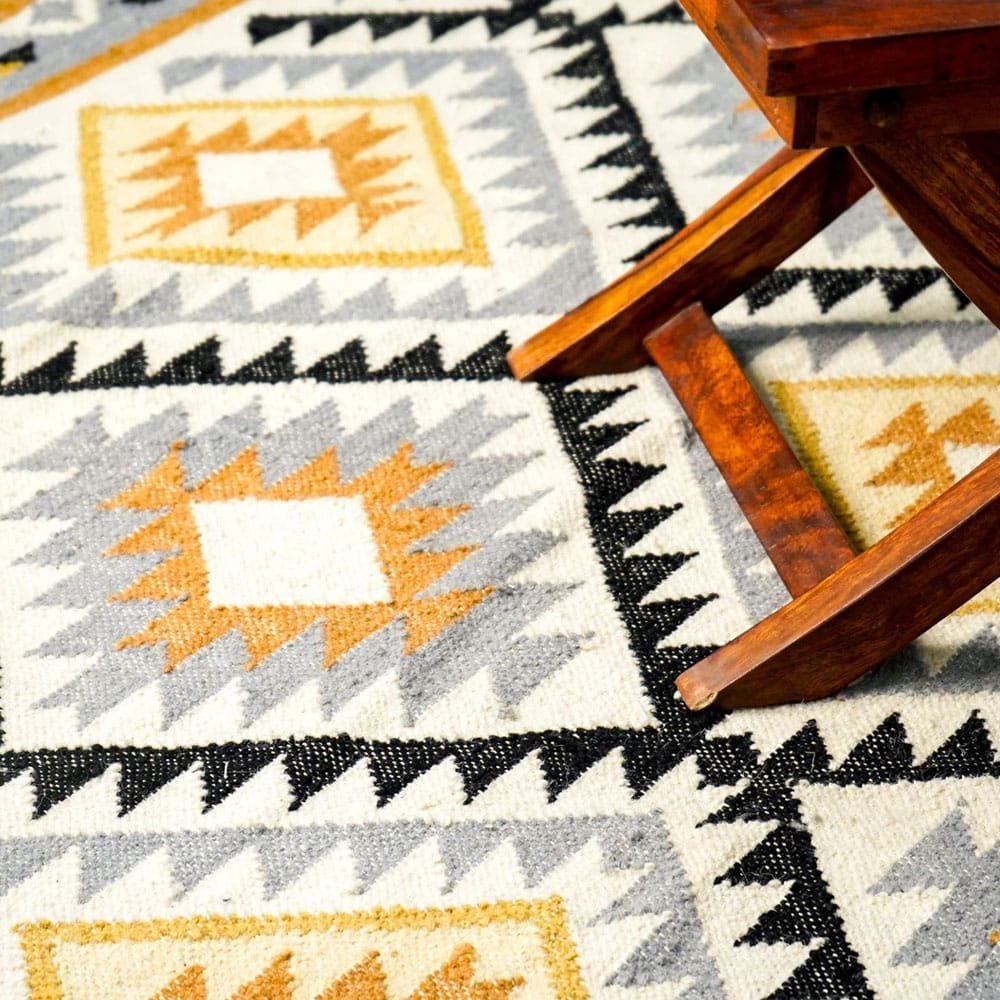 Handgewebter indischer Kelim-Teppich Bright Diamond Handgewebter indischer Kelim-Teppich Bright Diamond