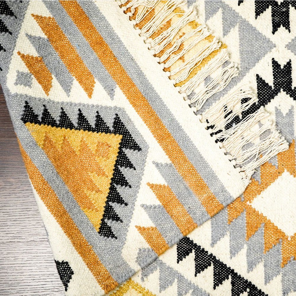 Handgewebter indischer Kelim-Teppich Bright Diamond Handgewebter indischer Kelim-Teppich Bright Diamond