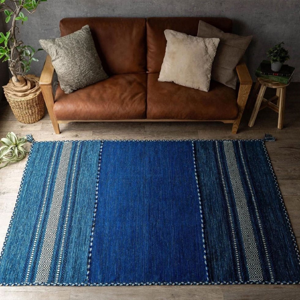 Marineblauer Kelim-Indienteppich