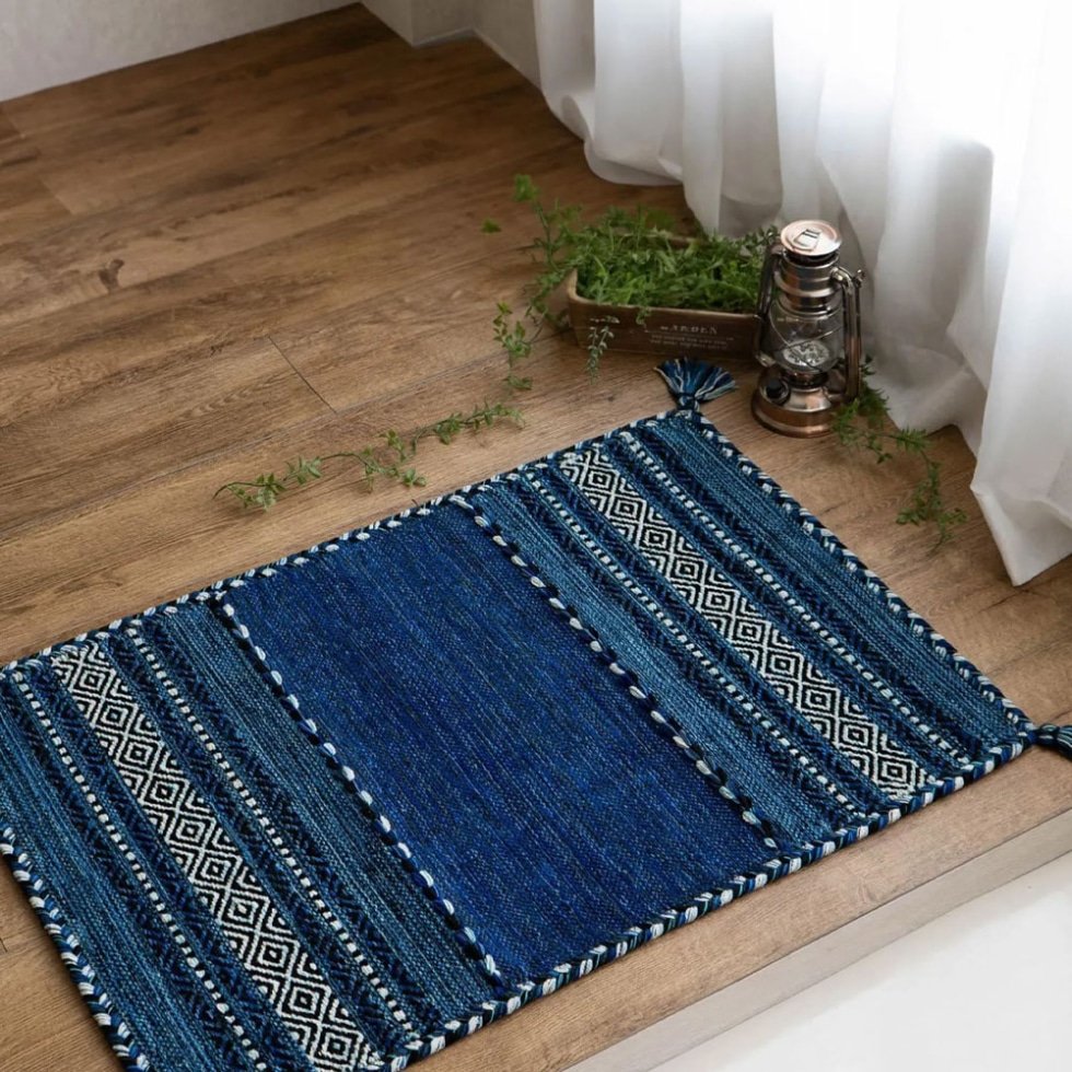 Marineblauer Kelim-Indienteppich
