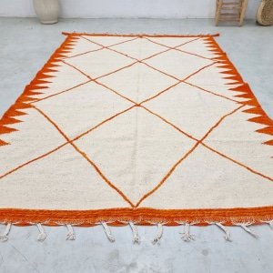 Orange & Weißer Berber-Kilim-Teppich