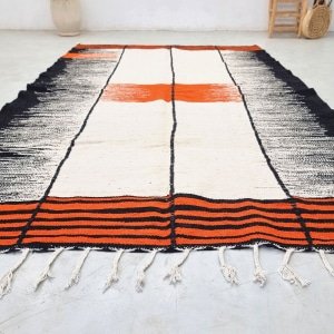 Orange und Schwarzer Kilim Flachgewebeteppich
