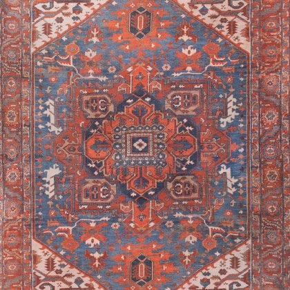 Roter und blauer türkischer waschbarer Teppich