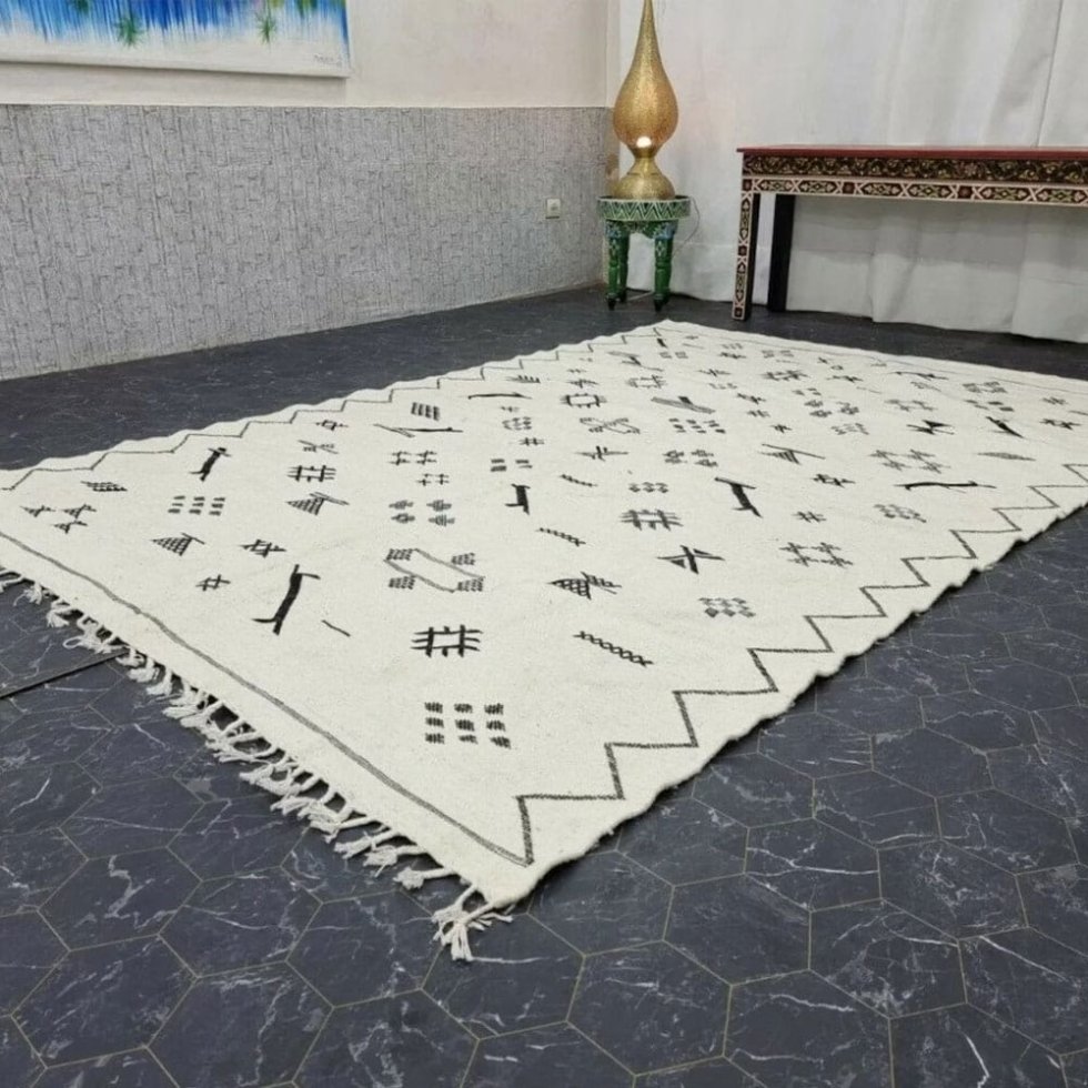 Weißer Berber-Kelim-Stammesteppich