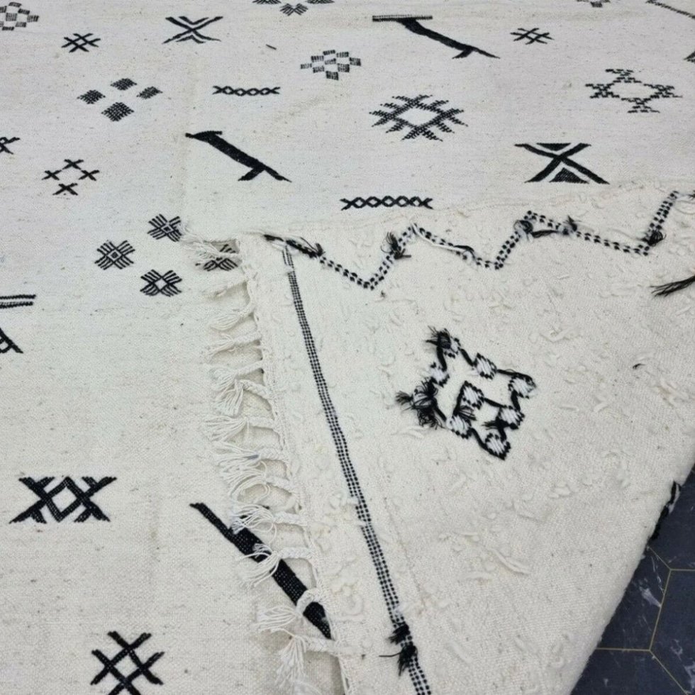 Weißer Berber-Kelim-Stammesteppich