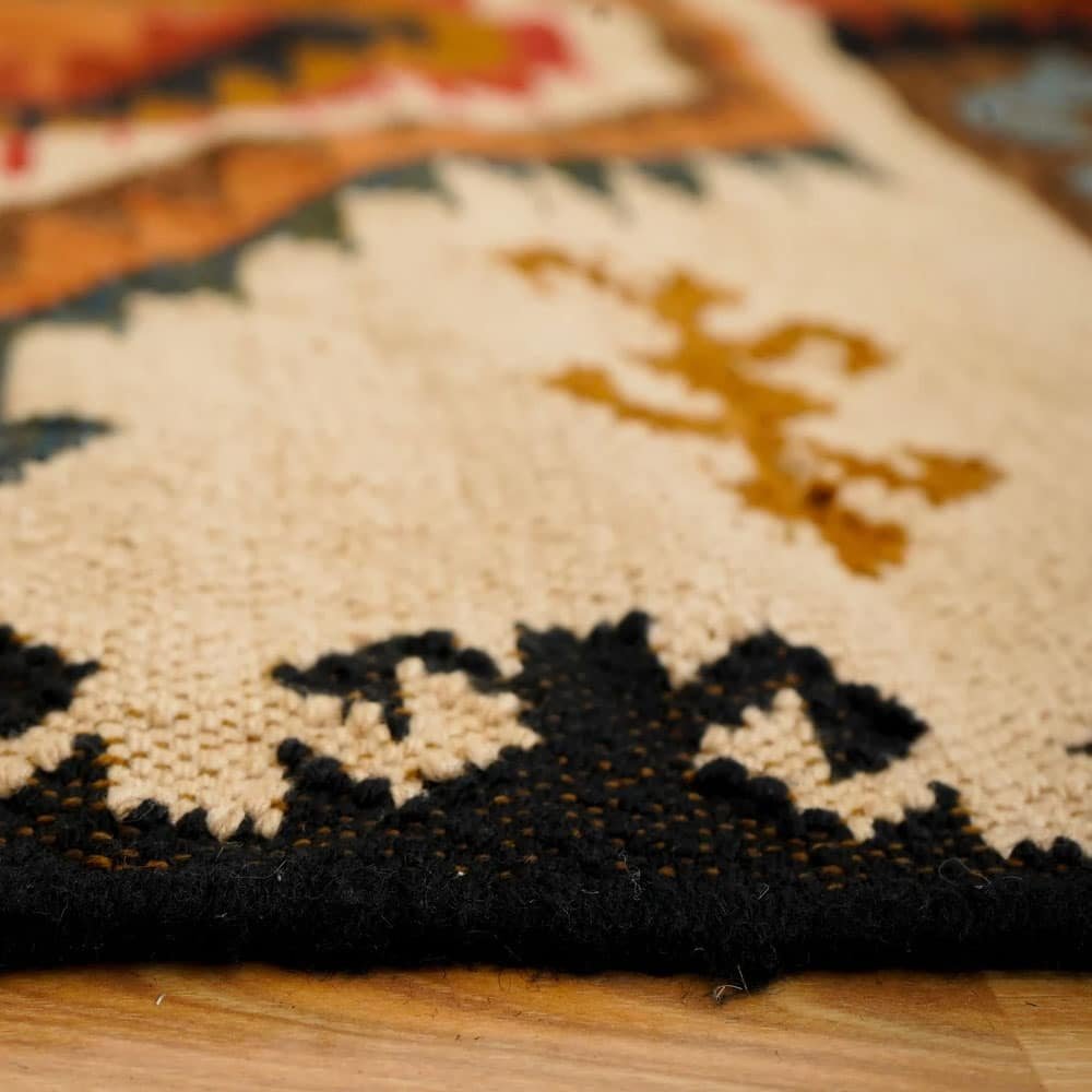 Gewebter ethnischer Kelimteppich Gewebter ethnischer Kelimteppich