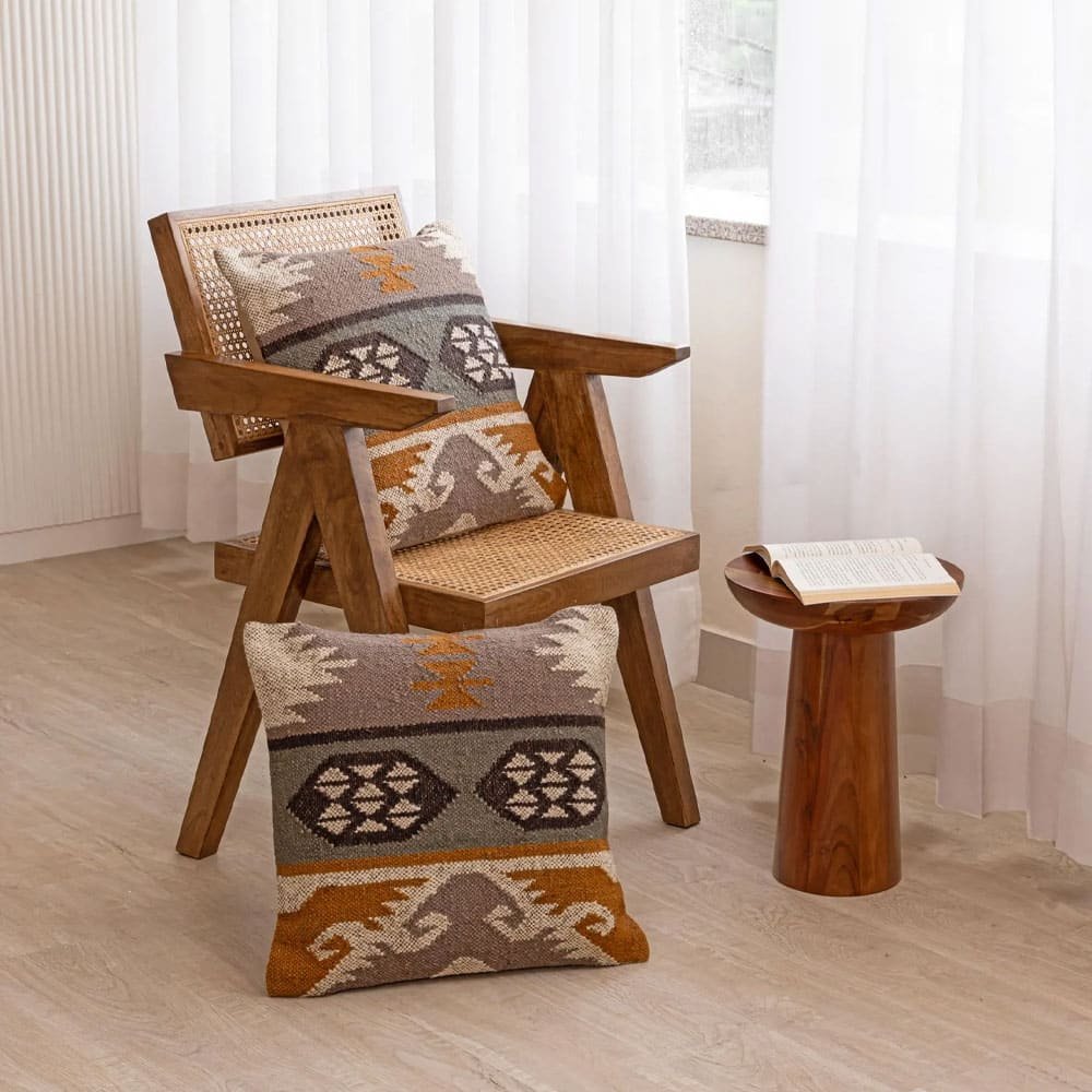 Antike Kelim-Kissen Antike Kelim-Kissen