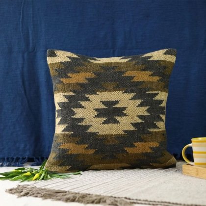 Tribal-Kilim-Kissen
