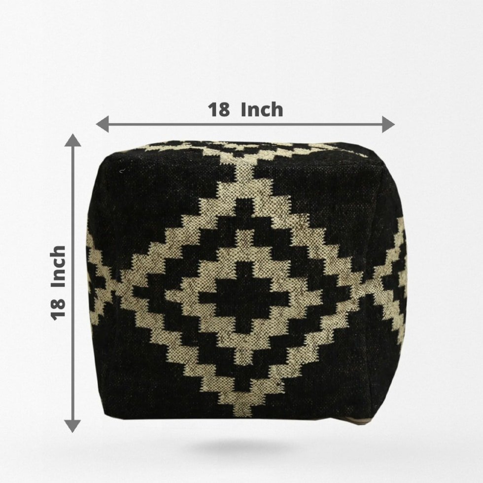 Kilim Pouf mit schwarzem Rautenmuster
