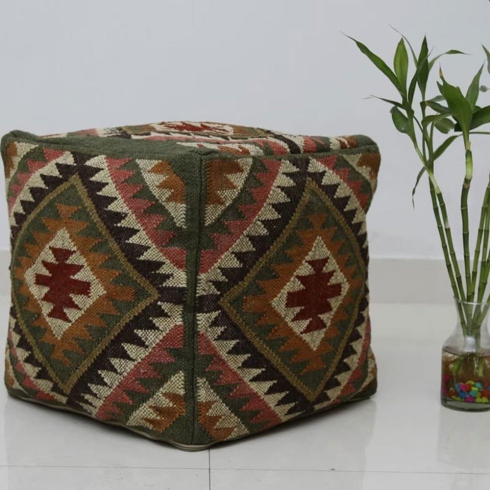 Grüner Kilim Pouf mit Rautenmuster