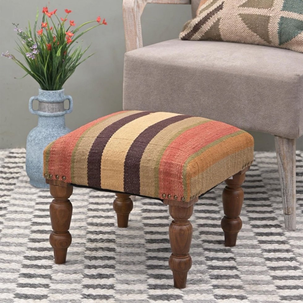 Quadratischer gestreifter Kelim Hocker mit Ottomane