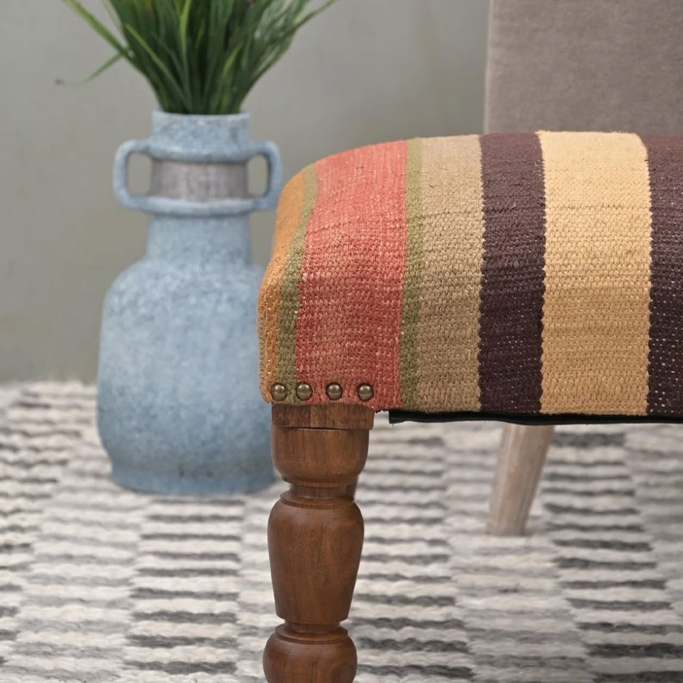 Quadratischer gestreifter Kelim Hocker mit Ottomane