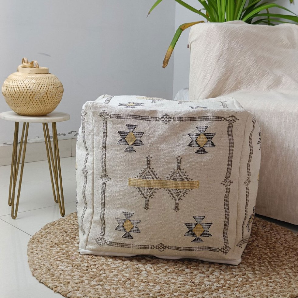 Weißer marokkanischer Kilim Pouf