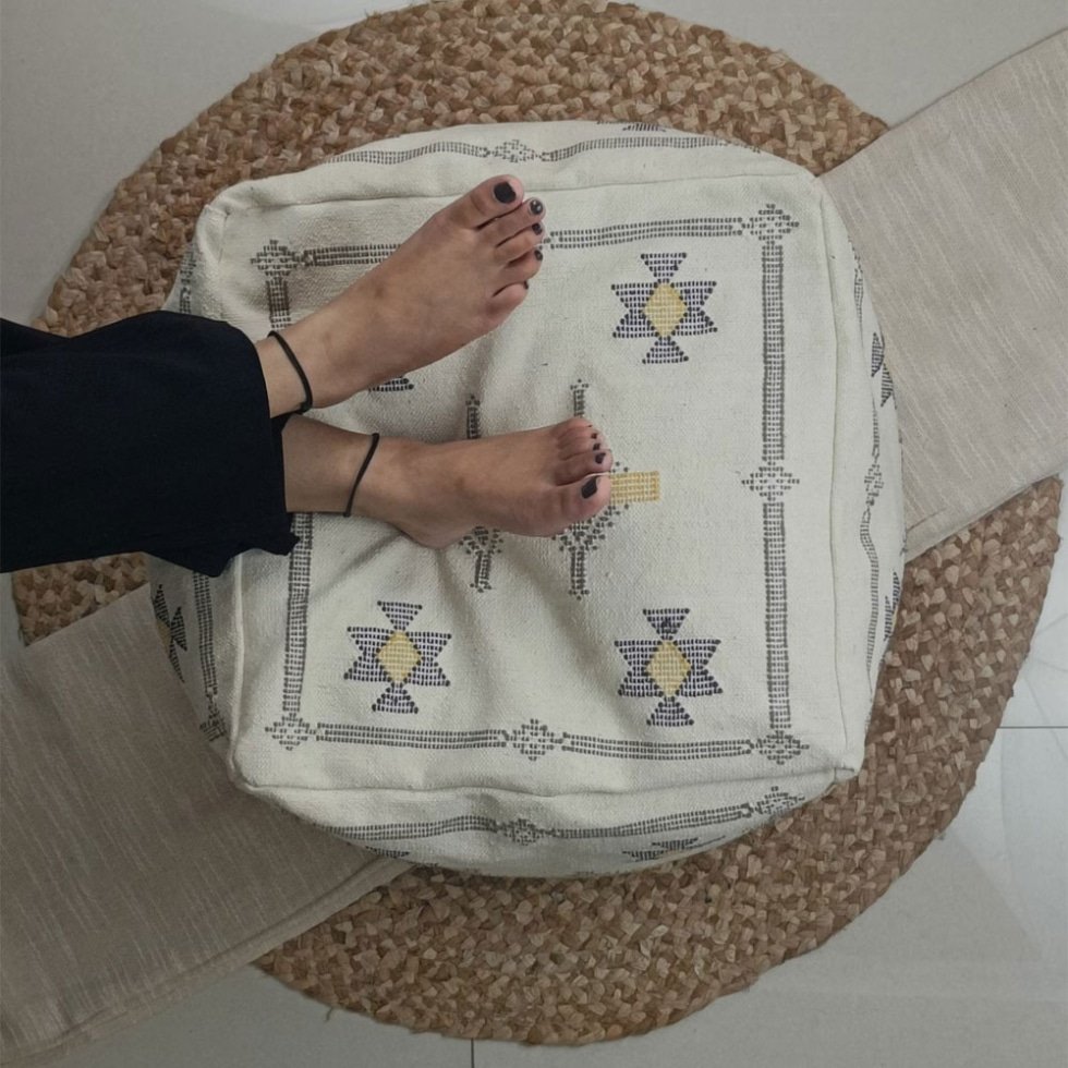 Weißer marokkanischer Kilim Pouf
