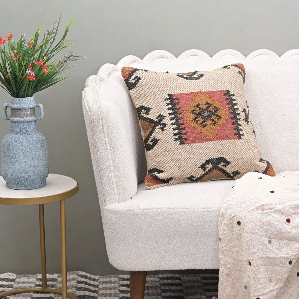 20x20 Elfenbeinfarbenes, verziertes Kelim-Kissen 20x20 Elfenbeinfarbenes, verziertes Kelim-Kissen