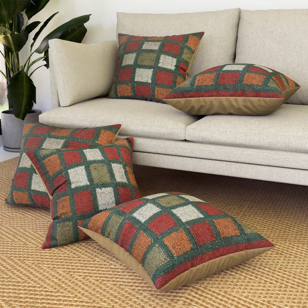 Quadratisch gemusterte Kelim-Kissen Quadratisch gemusterte Kelim-Kissen